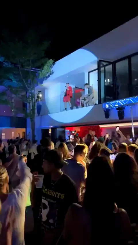 [/r/SexOnStage] I Want It That Way