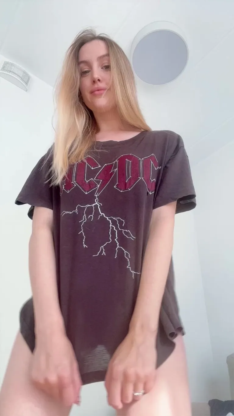 Showing off is the best hobby
