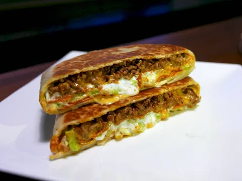 Homemade Crunchwrap Supreme [OC][3646x2738]