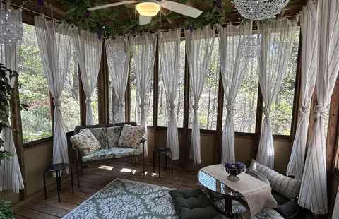 My Four Season Room (Gatlinburg, TN)
