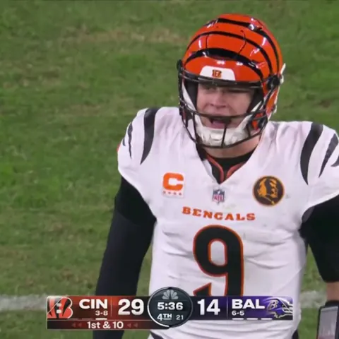 [Highlight] Joe Burrow audibly milks the clock