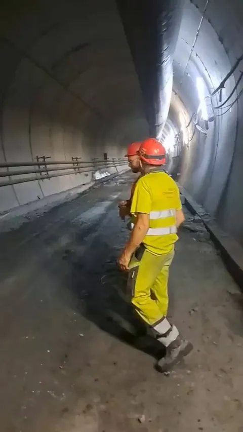 Shockwave after detonation in tunnel