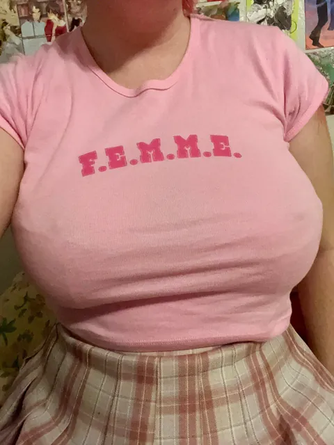 Does anyone out there want to grope me? 🥺💞