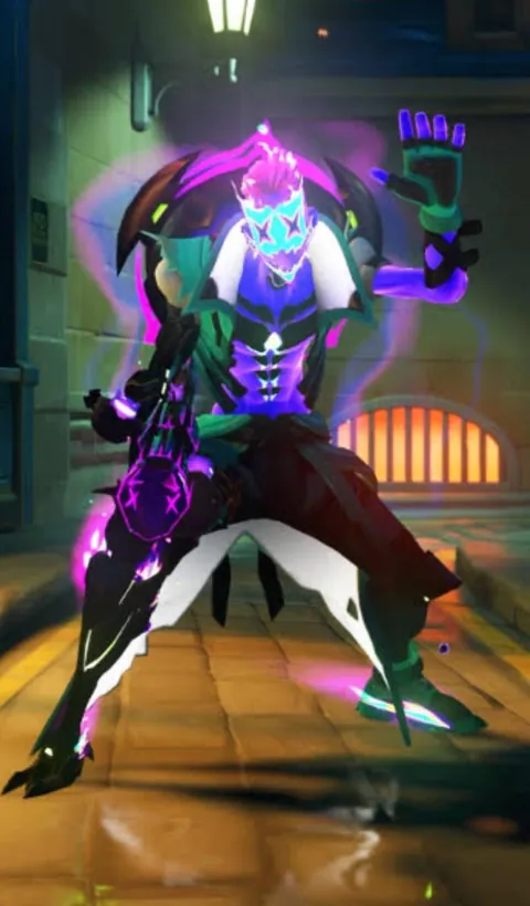 All the mythics are shirtless why are we complaining now?