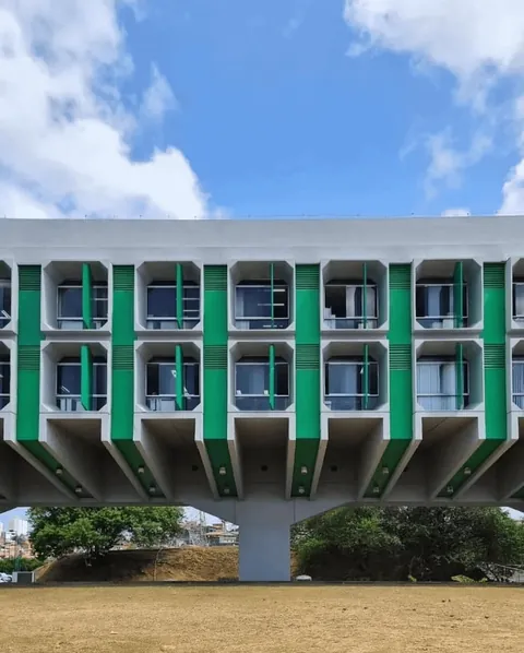 Administrative complex, Bahia, Brazil. Architect João Filgueiras Lima, 1975.