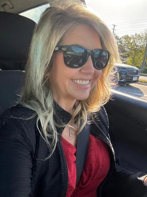 47yo and I love a good plug in my ass… swipe if you wanna see it.