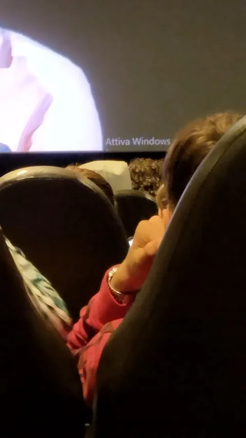 My cinema doesn't have windows activated,