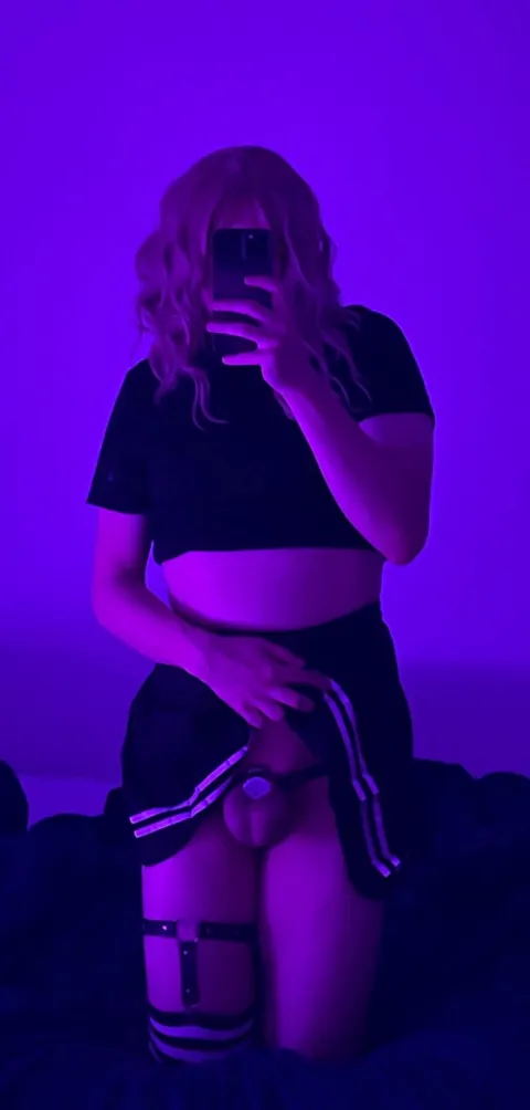 Y’all loved yesterdays girlcock post so here’s a caged version 😵‍💫