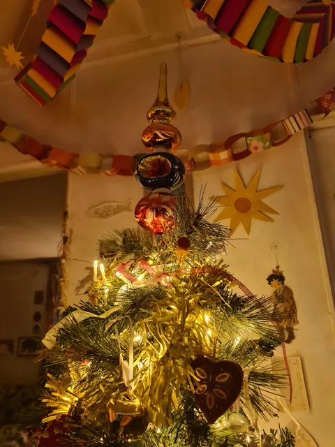 My Christmas tree before she comes down