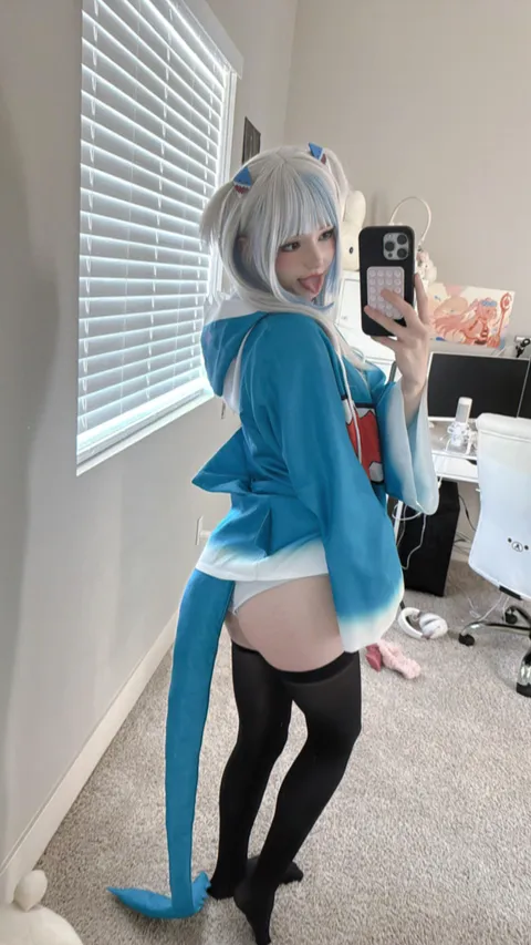 Gawr Gura Cosplay attempt by Smeeps <33