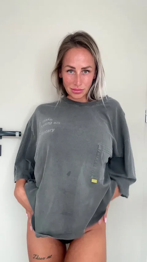 32yo teacher and a mom of 1, no bra, tight thong today