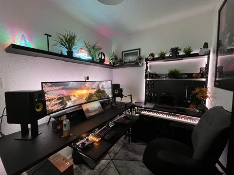 My home office/gaming/music battlestation
