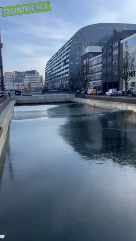 The wave breaking all ice on this river
