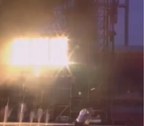 He just jumped and they got knocked out (1992)