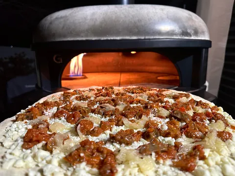 [Homemade] pizza with chunky meat sauce