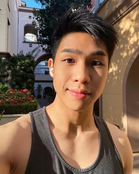 Anthony Tse - College boy Next Door
