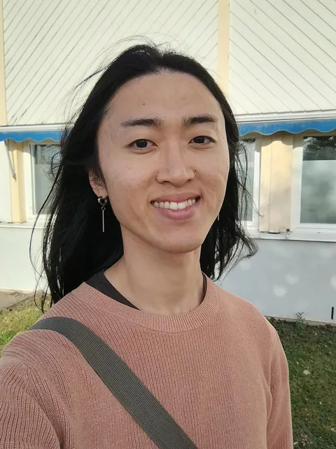 How can I look more feminine on my femme days?