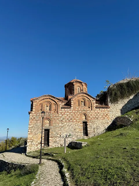Albania is criminally underrated 🇦🇱 -Stunning landscapes, affordable travel, and genuinely kind people