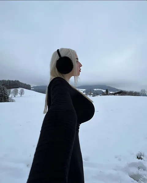 "P-shape" pictures...