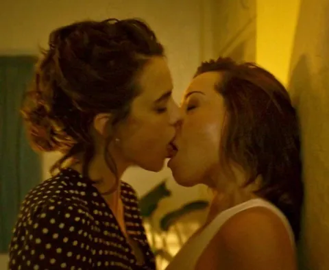 Aubrey Plaza &amp; Margaret Qualley - Honey Don't! (2025)