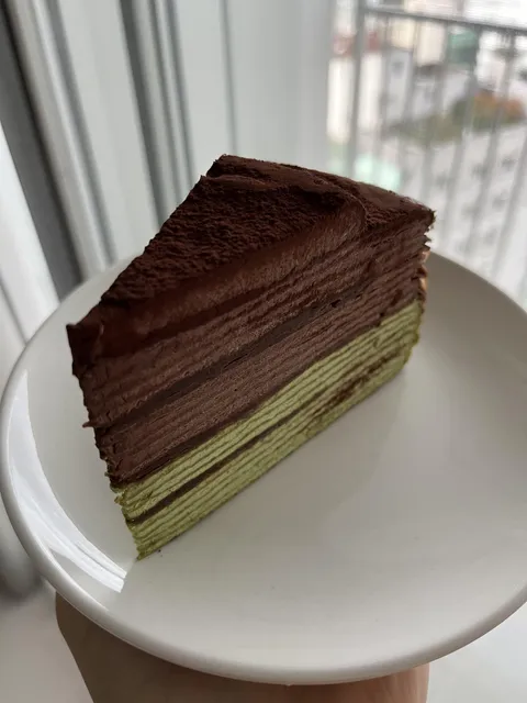 [i ate] Crepe Cake, chocolate and matcha (green tea) 