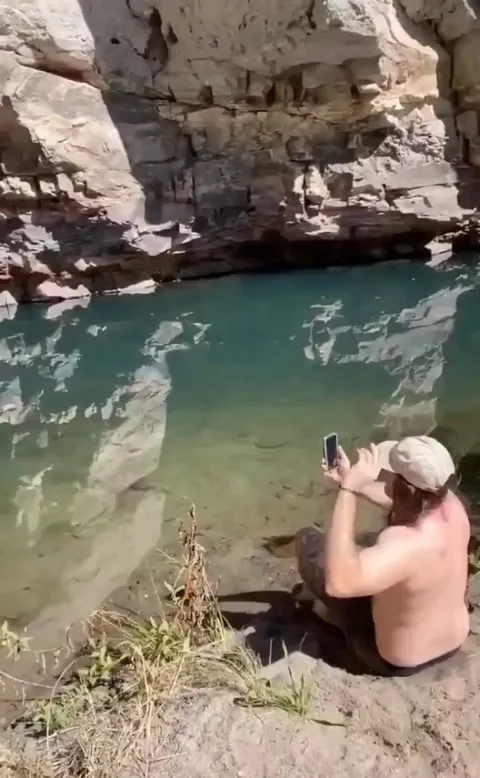 The reflection of water on the walls of the Carnarvon Gorge in Australia