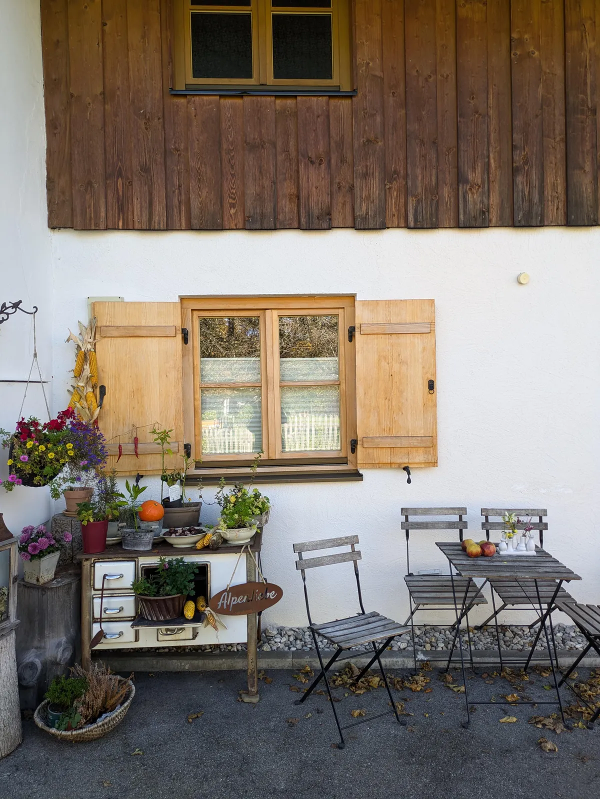 Neuschwanstein Castle in October 2024 (with bonus Oberammergau and Schloss Linderhof)