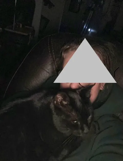 Toblerone was returned to the shelter for being “too needy”, but we love his neediness🖤