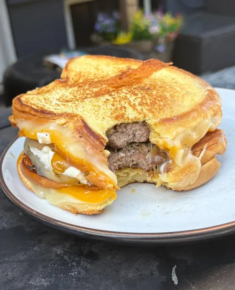 [i ate] Grilled cheese burger
