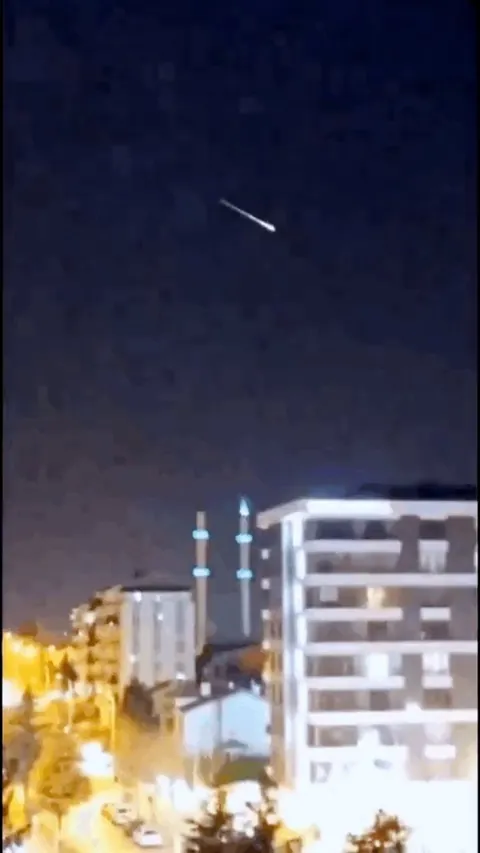 Long-duration Earth-grazing fireball seen across western Turkey