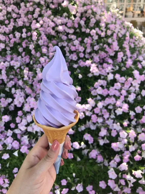 [i ate] creamy wysteria flavored ice cream