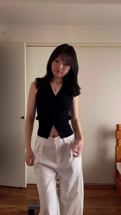 Watch my cute Asian tits come out.. all natural