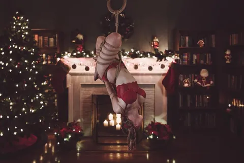Christmas and bondage, a magical combination