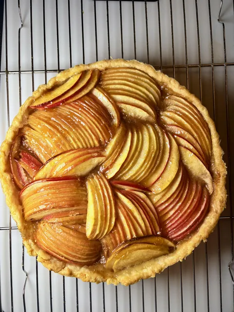 [homemade] caramel apple tart