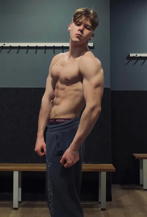 21M, never had a girlfriend despite making a lot of efforts. Make fun of me.