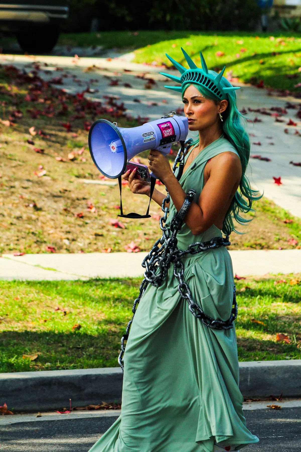 protest outside the LA mayor’s house criticized her compliance with ICE; LAPD came in droves [OC]