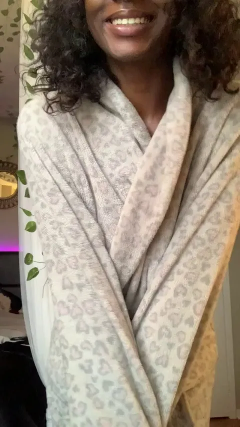 If you haven’t breed an ebony girl before, I can be your first 🥰