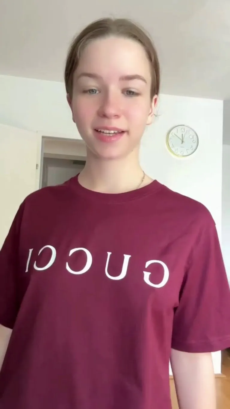 When my body is completely naked, it's impossible to take your eyes off of it