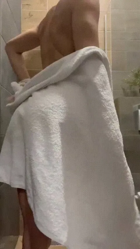 (F) Drying off, but still so wet in some places 😋