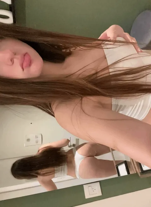 thicc thighs or phatass