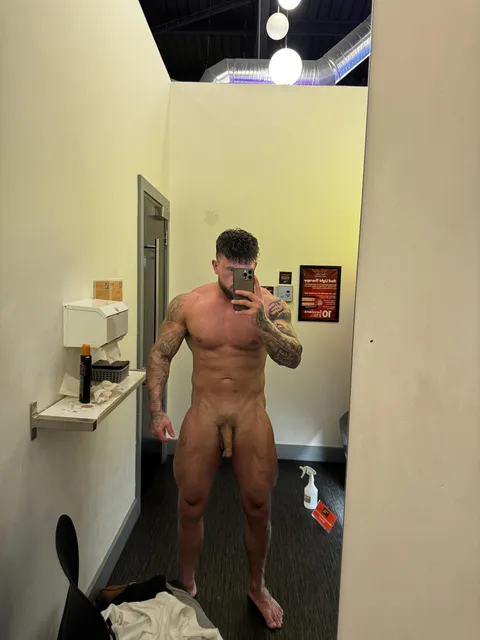 25m 178cm 95kg, looking for some constructive criticism :)