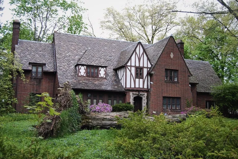 A tudor house in Youngstown, Ohio