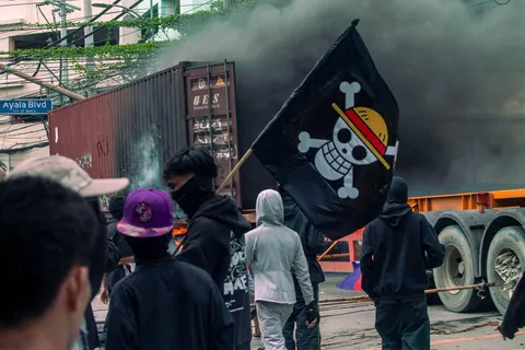 Some of the photos na napitik ko during Yung Lonita Rally and Ayala Bridge Riot (oc)