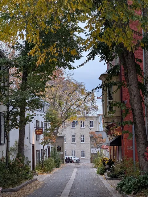 An afternoon walk through Quebec City