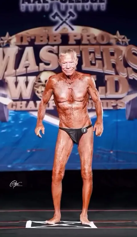 93 year old bodybuilder Jim Arrington competing at IFBB Masters World Championships