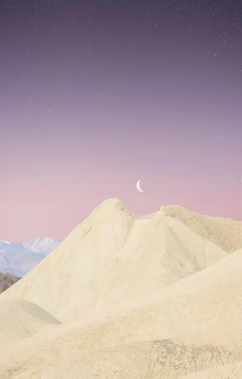 Walking around death valley at dusk [oc][1470x2301]