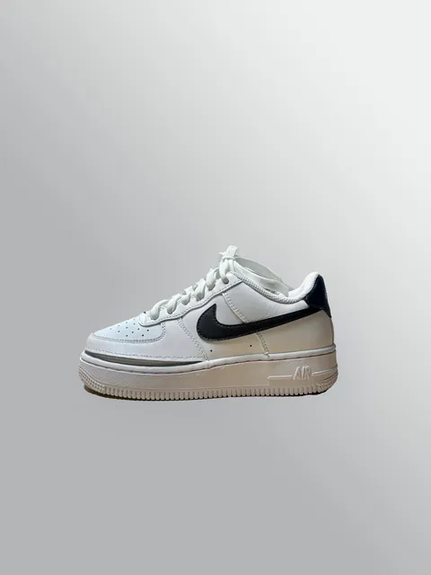 I started an accessible shoe company that allows people with disabilities like me to wear shoes they’ve never been able to wear before. This was the first person to receive her shoes