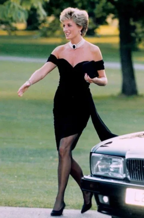 Priincess Diana’s famous “revenge” dress, worn the same night Prince Charles confessed to cheating (1994).