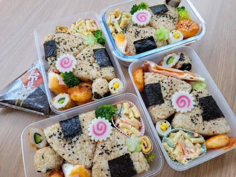 Onigiri bento boxes I made for me and my friends