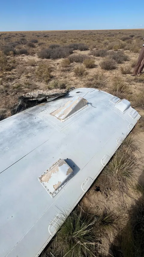 Anybody recognize this debris of a Russian rocket in Kazakhstan?